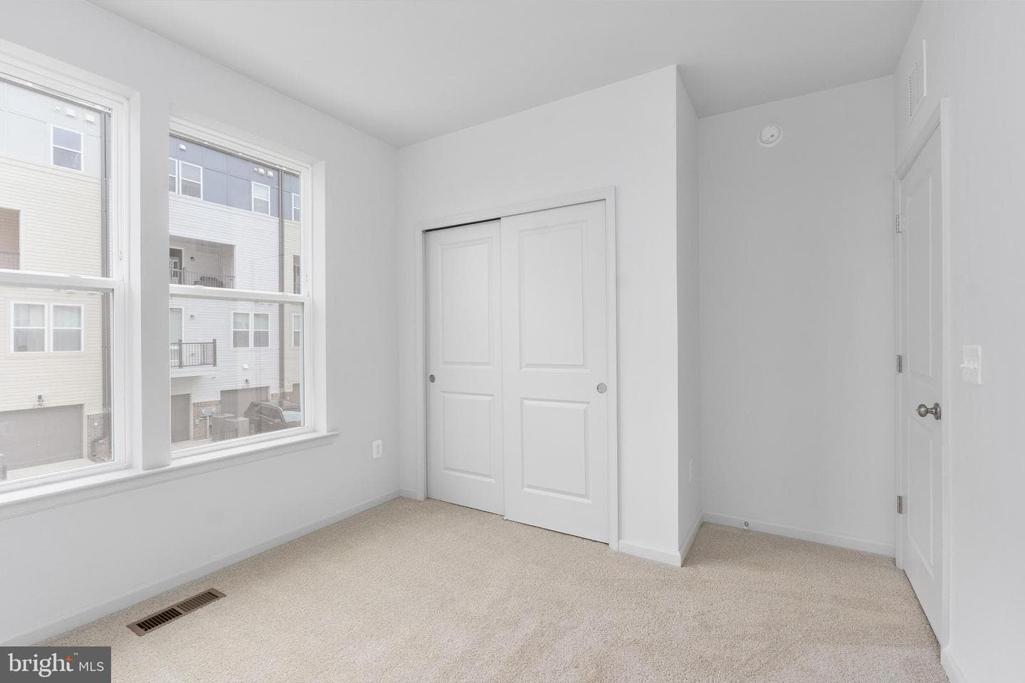 2540 Neabsco Common Place photo 23