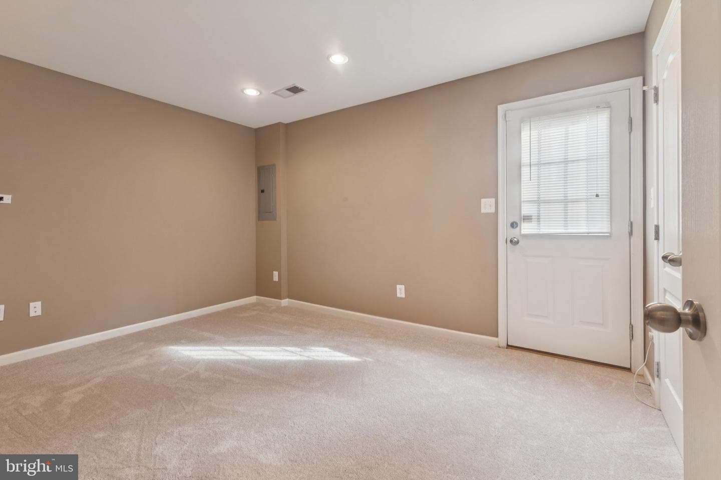2922 Truffle Oak Place photo 4