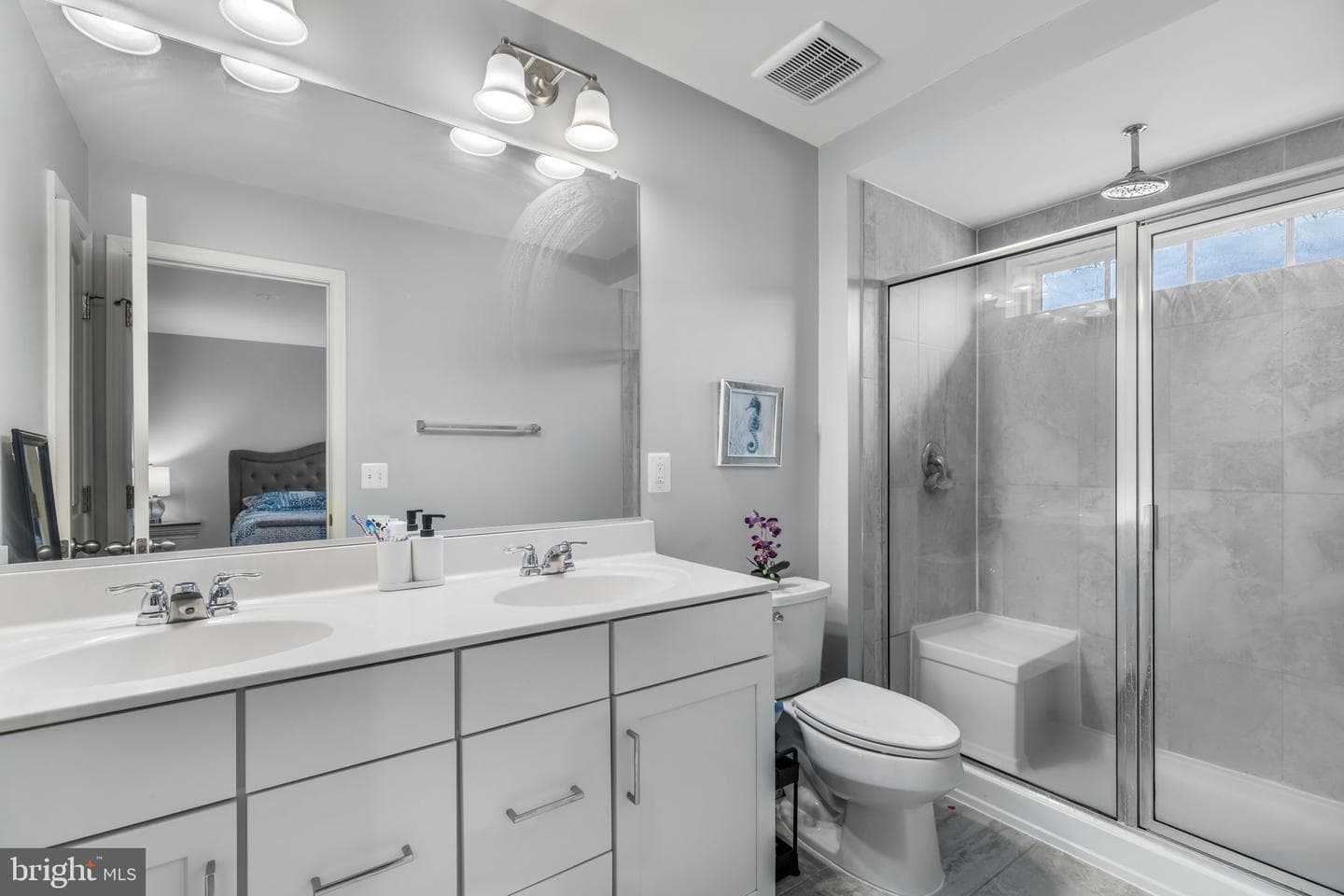 1592 Dorothy Lane photo 12