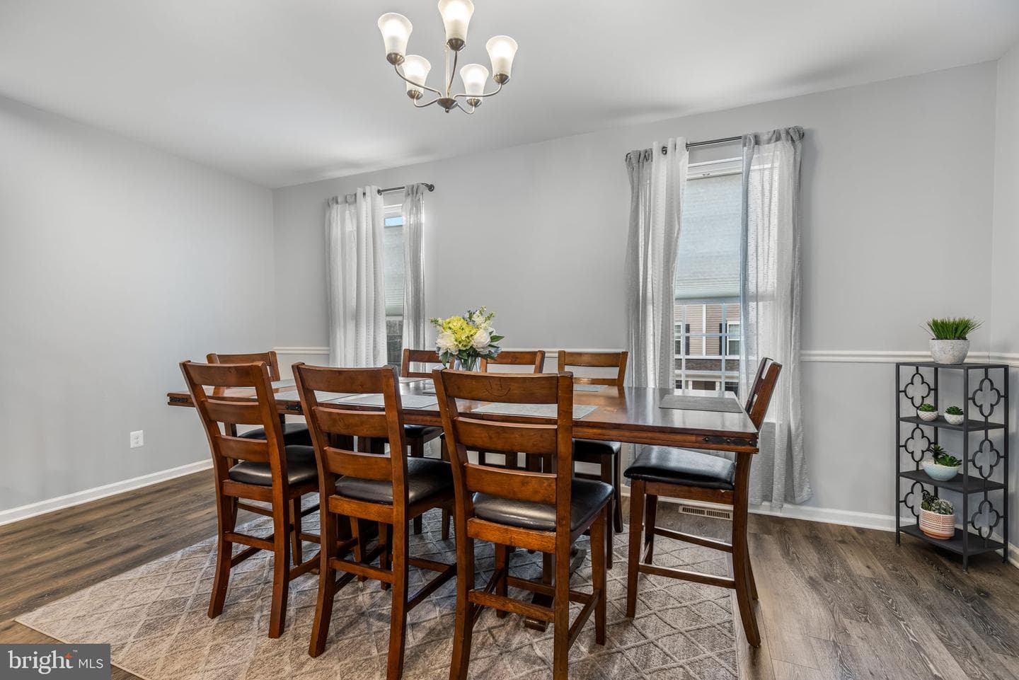 1592 Dorothy Lane photo 8
