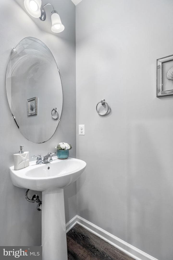 1592 Dorothy Lane photo 9