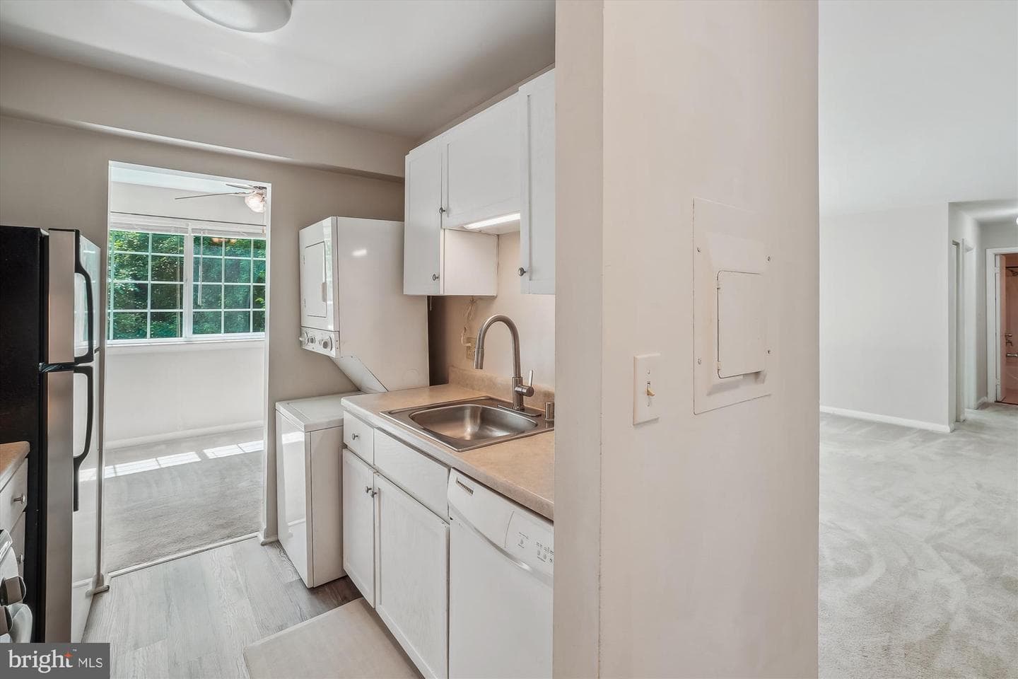 1541 Colonial Drive #203 photo 5