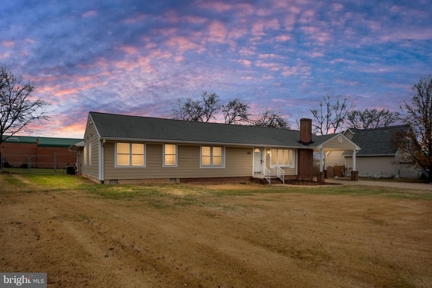 1412 Devils Reach Road photo 3