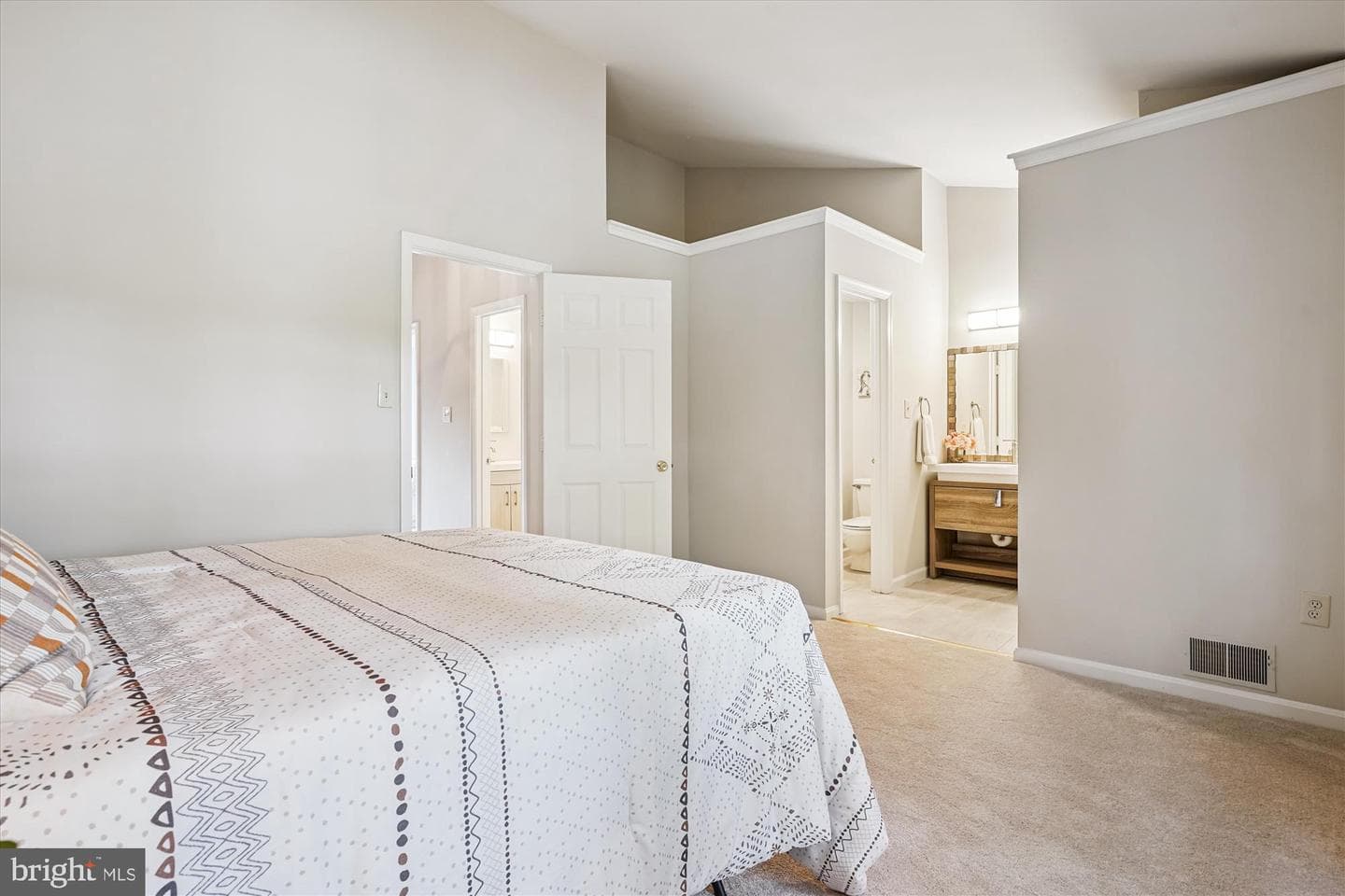 15745 Widewater Drive photo 24