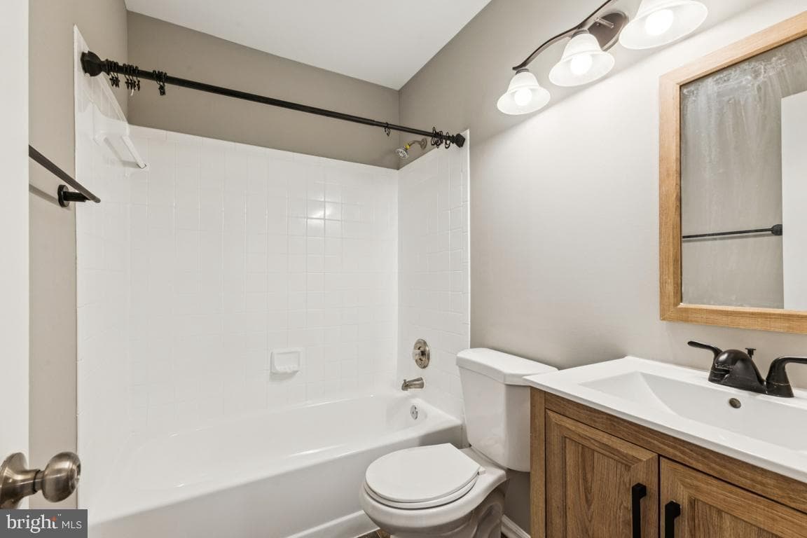 7832 Brookview Court photo 14