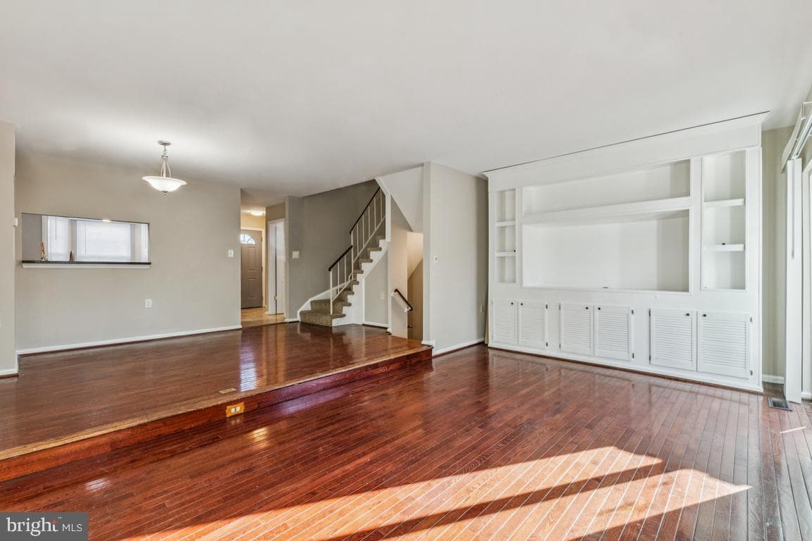 7832 Brookview Court photo 3