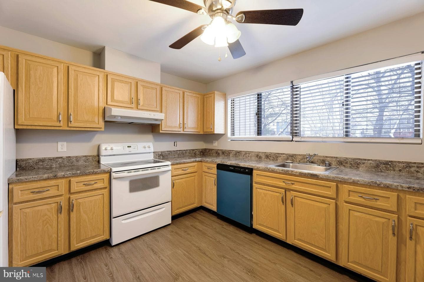 2105 Old Landing Way photo 14