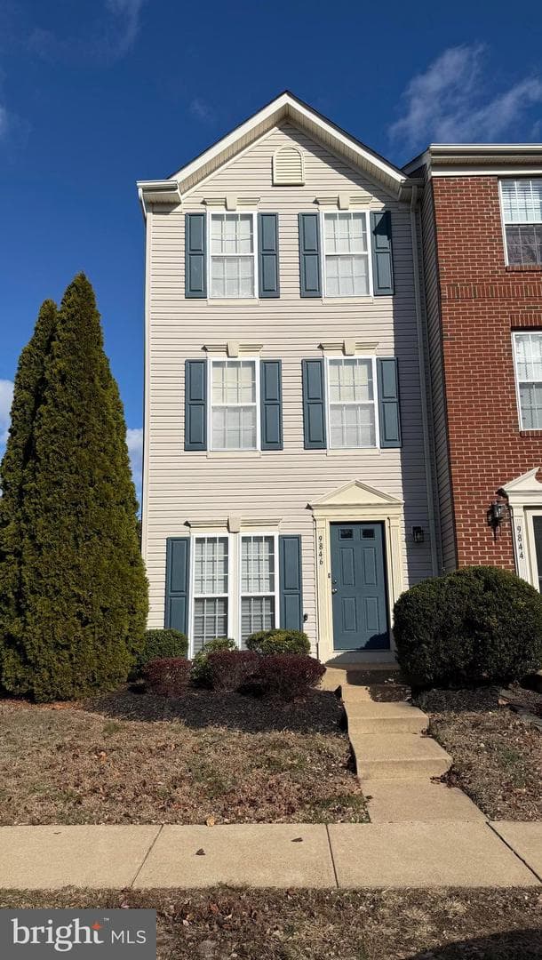 9846 Maitland Loop photo 2