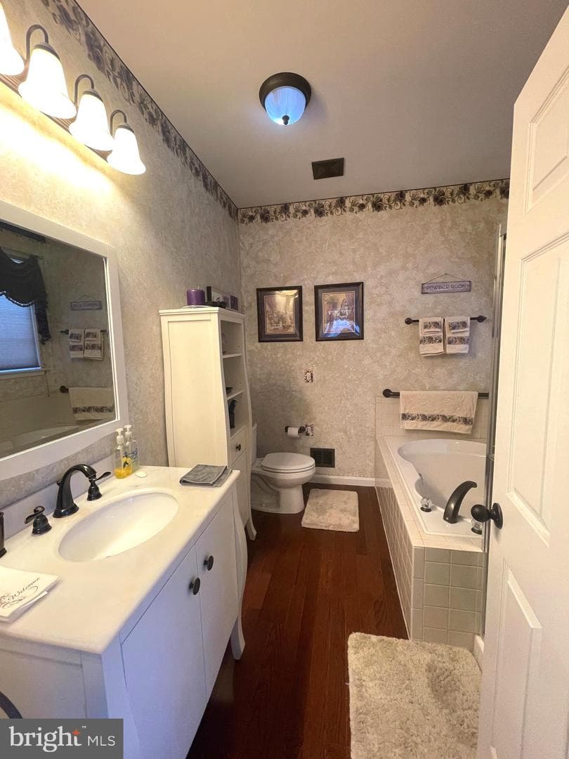 3704 Russett Maple Court photo 14