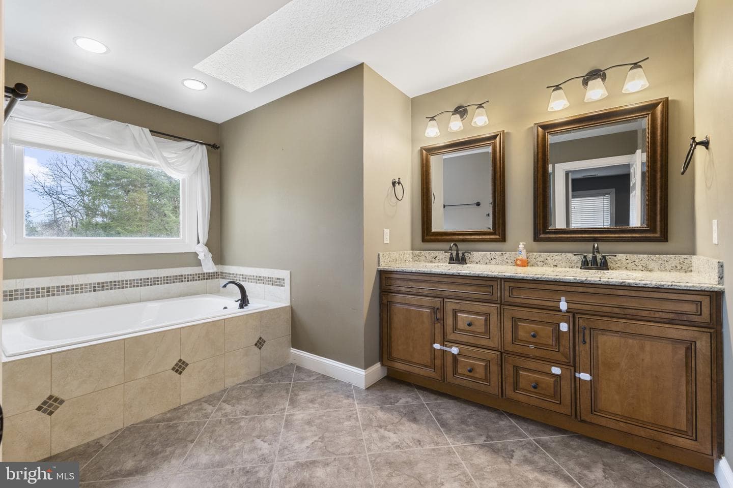 4291 Lawnvale Drive photo 21