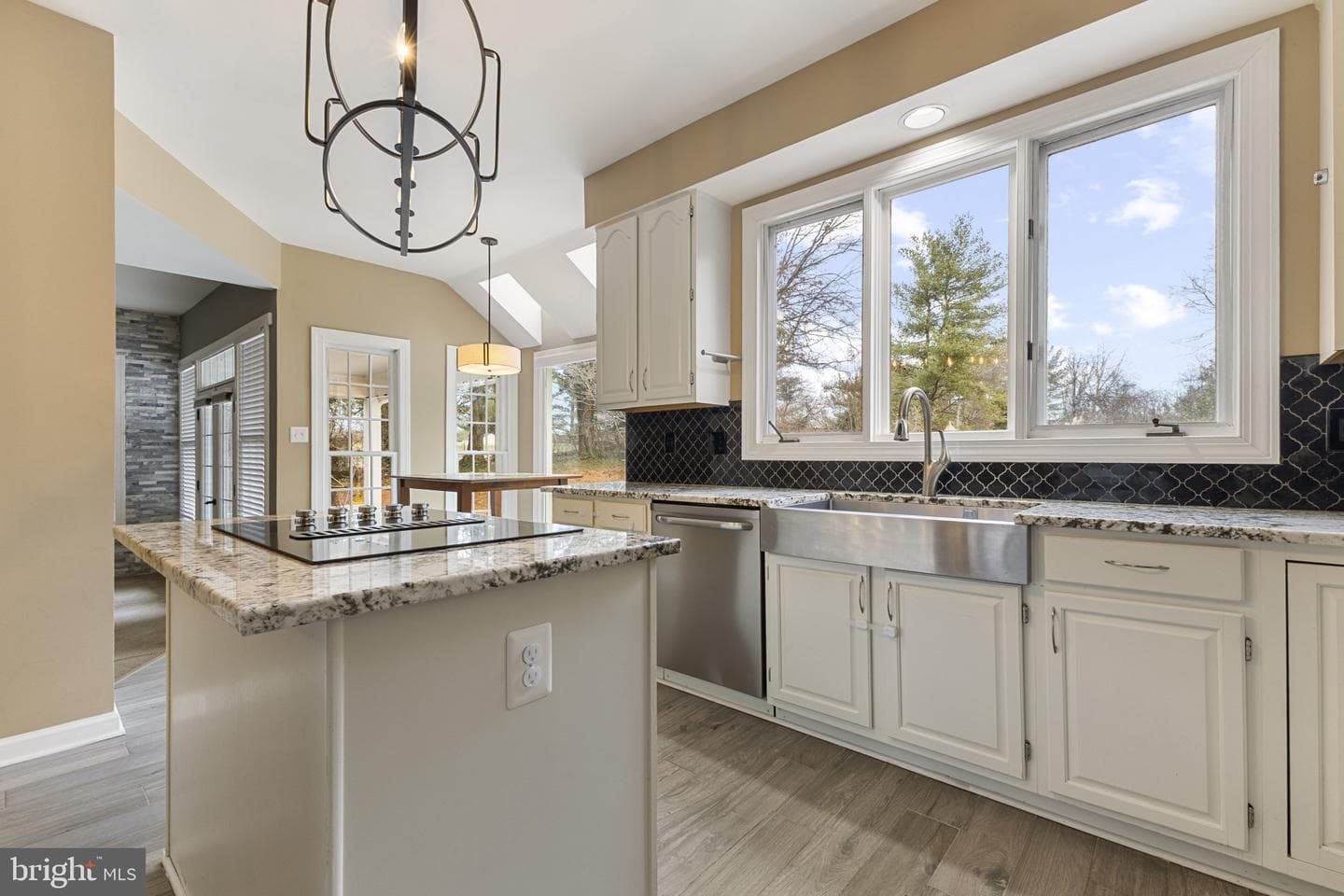 4291 Lawnvale Drive photo 9