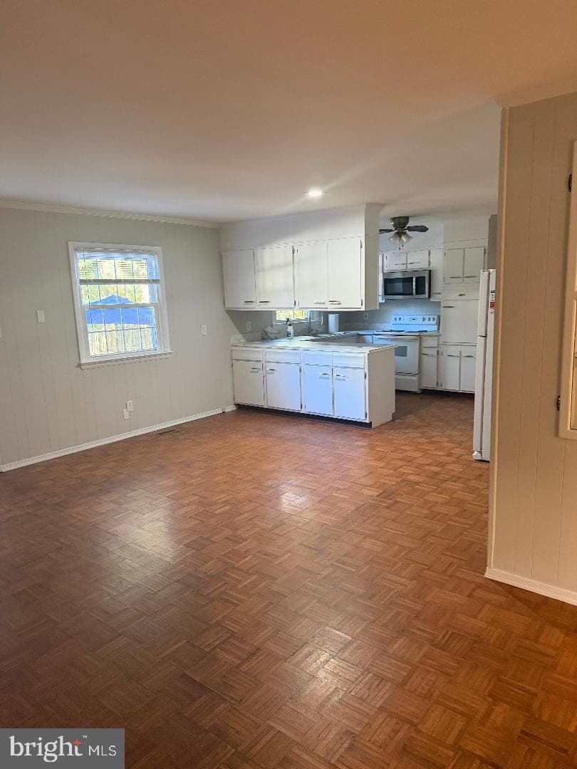 3241 Riverview Drive photo 4