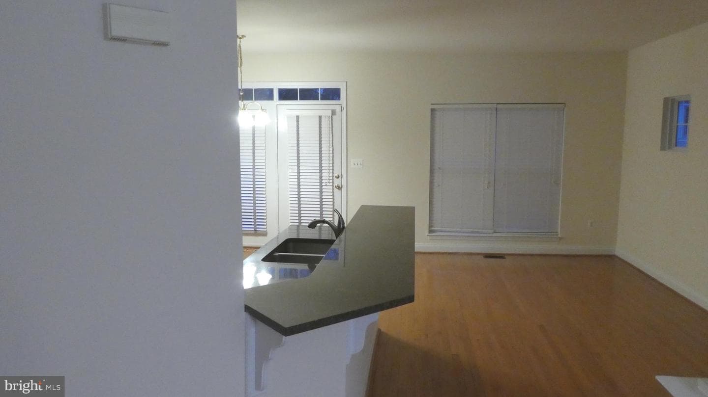 16456 Kenneweg Court photo 4