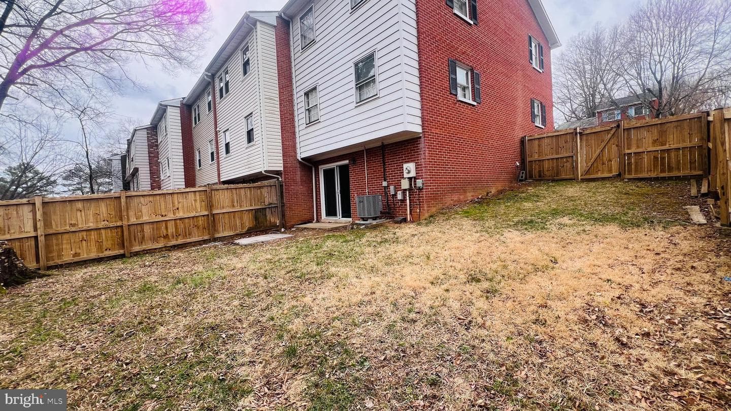 14389 Fontaine Court photo 3