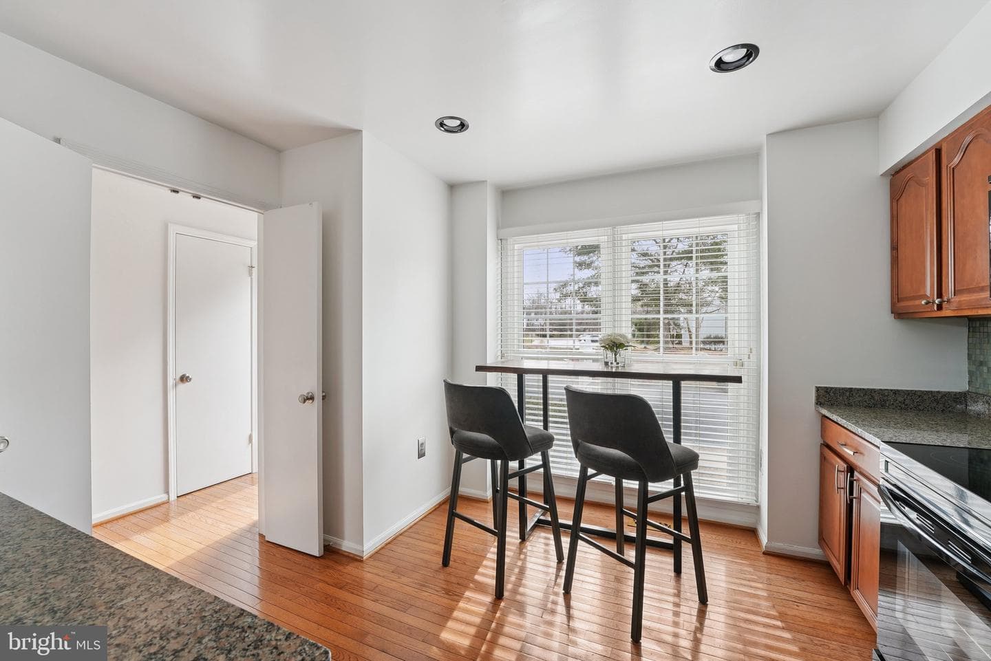 3190 Narrow Glen Way photo 3