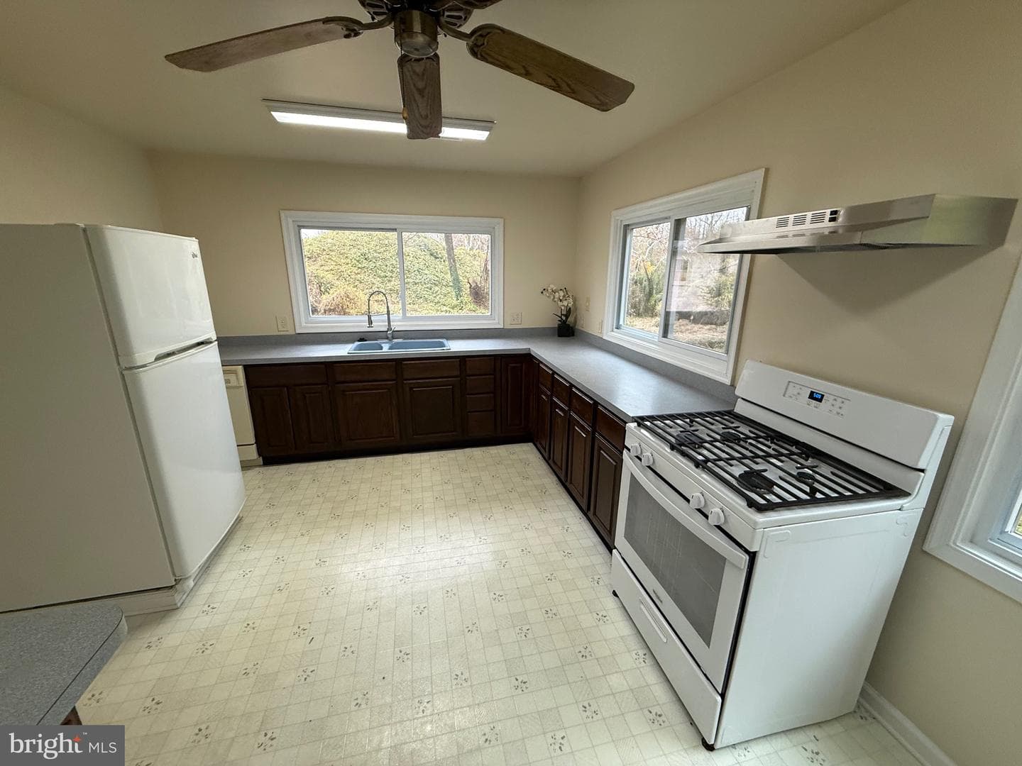 1226 Easy Street photo 7