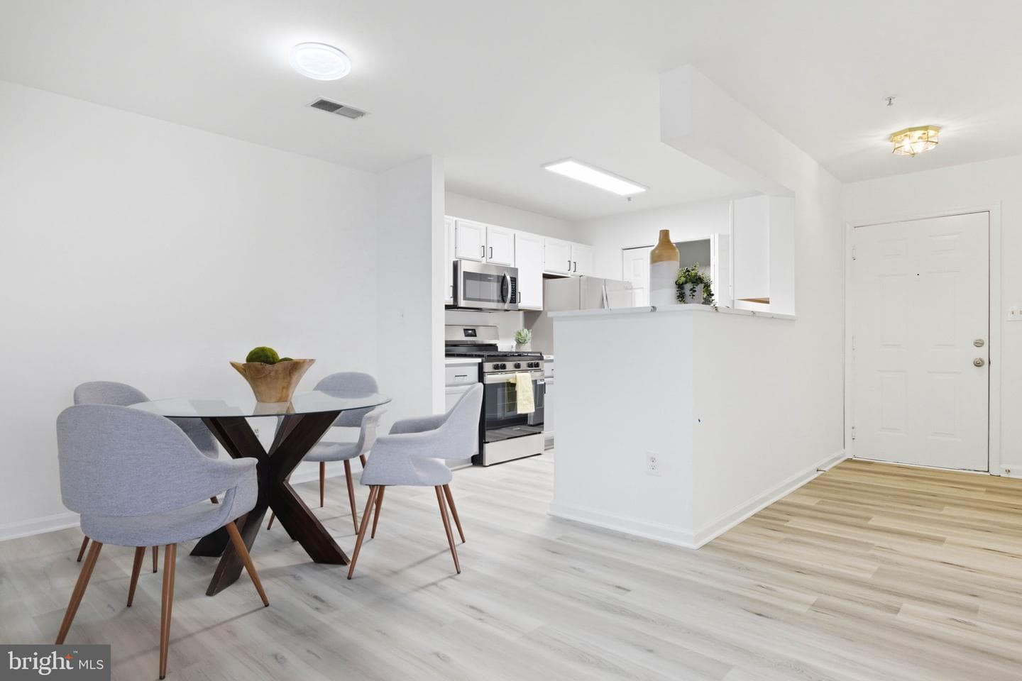 8075 Lacy Drive #101 photo 3