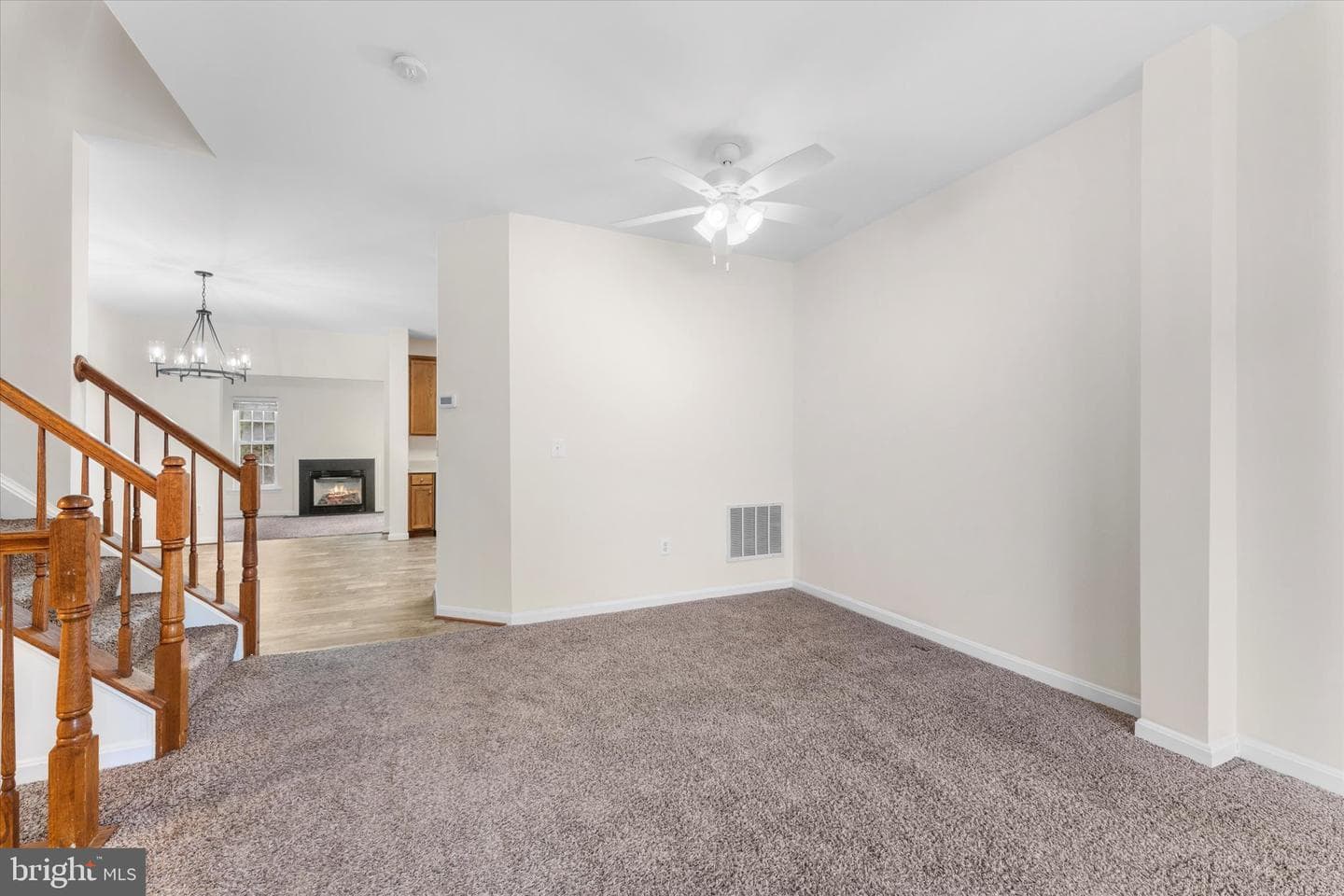 2509 Oak Tree Lane photo 10