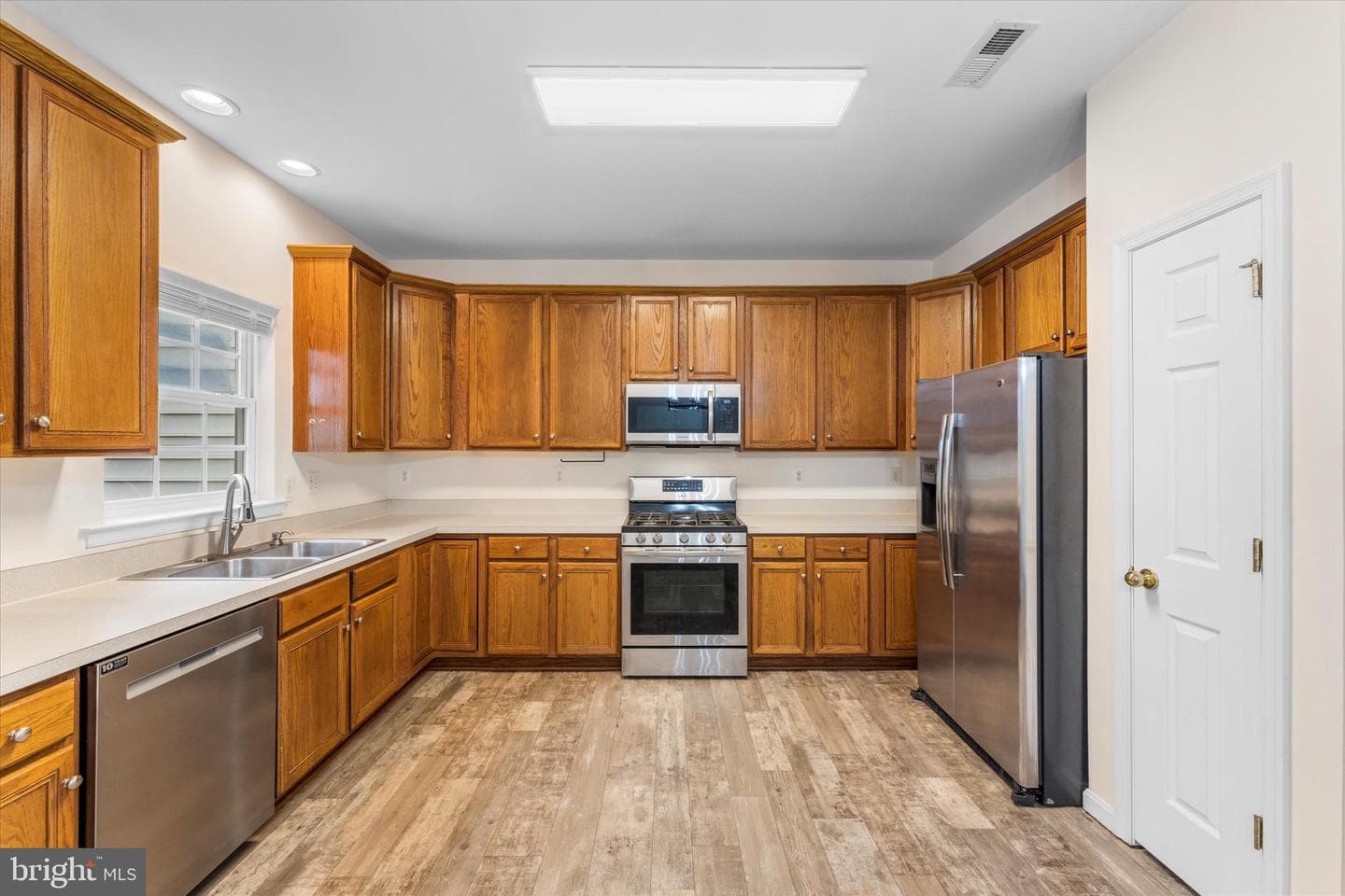 2509 Oak Tree Lane photo 12