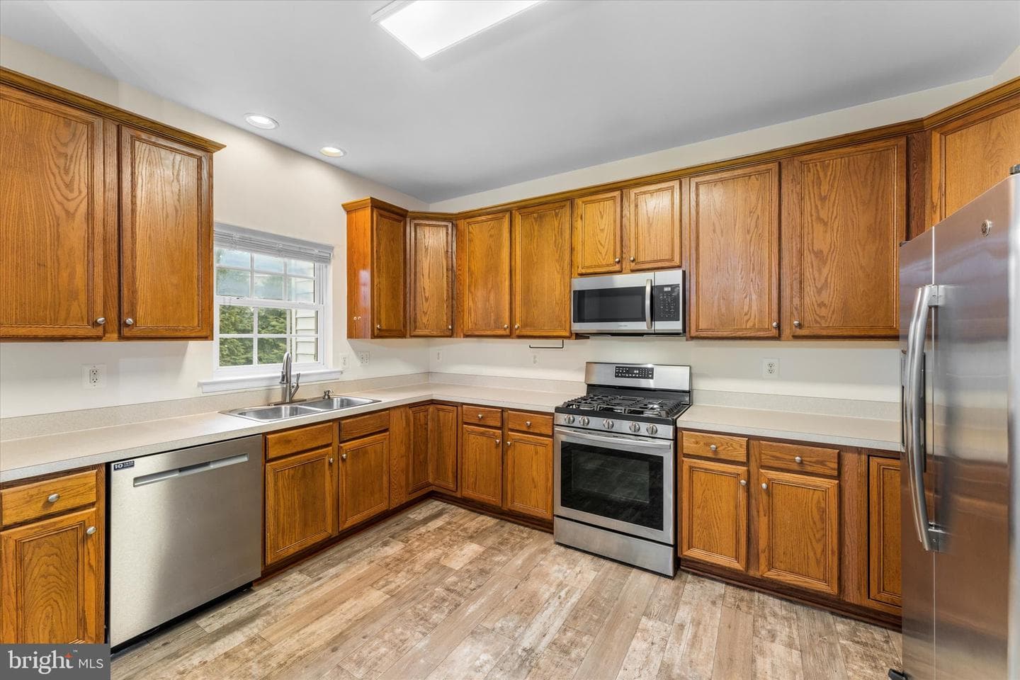 2509 Oak Tree Lane photo 13