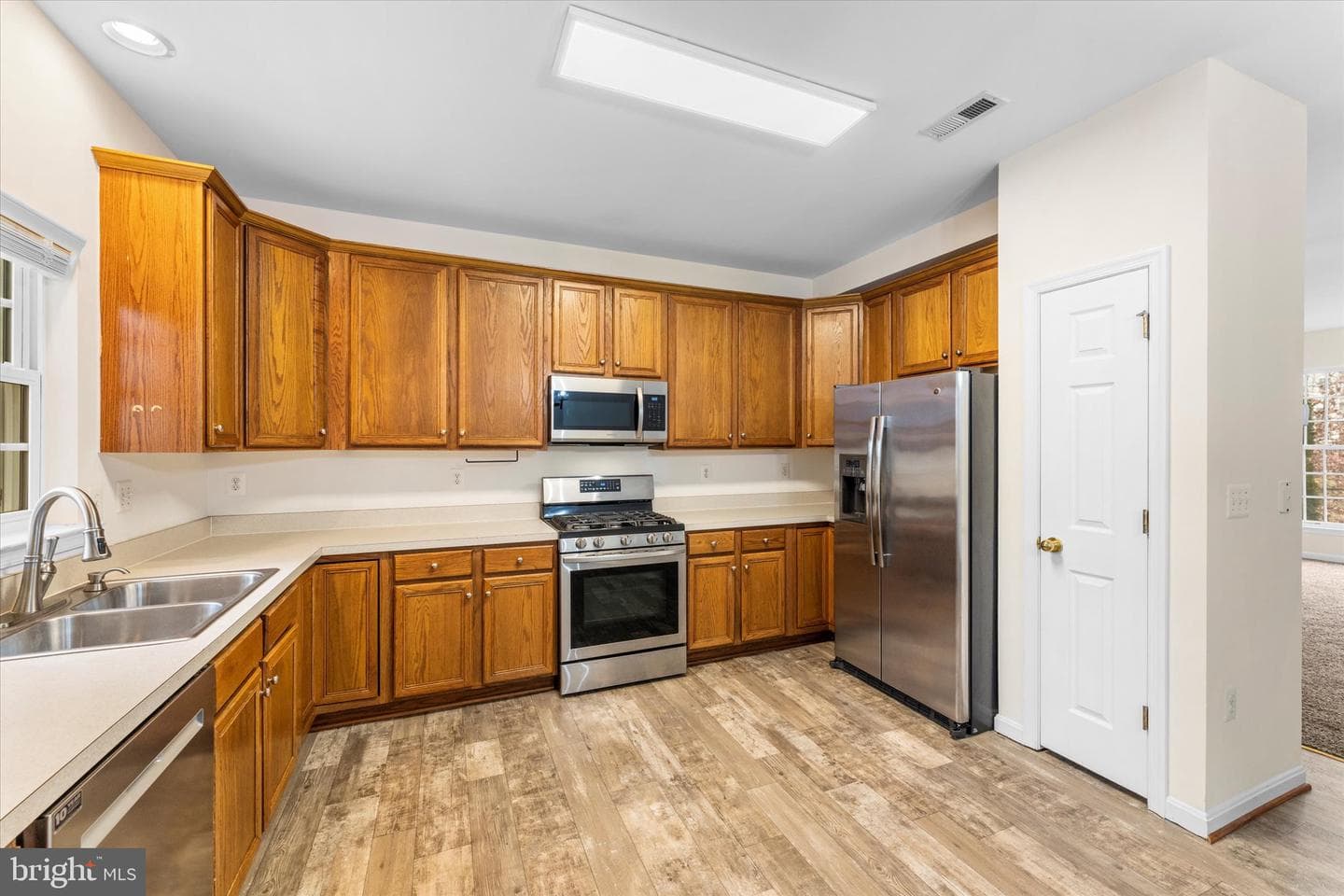 2509 Oak Tree Lane photo 15