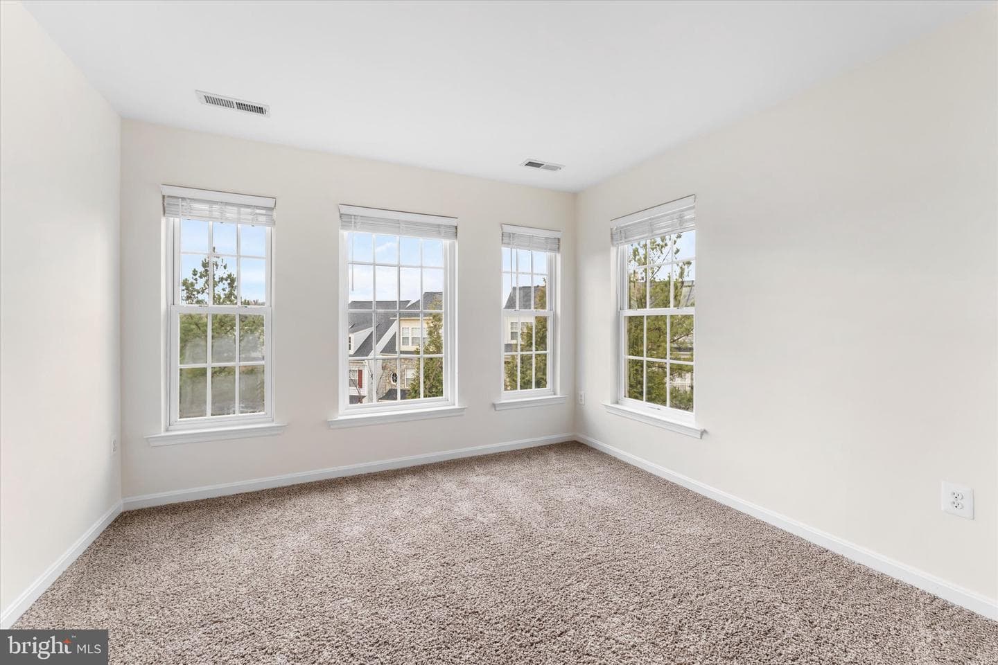 2509 Oak Tree Lane photo 23