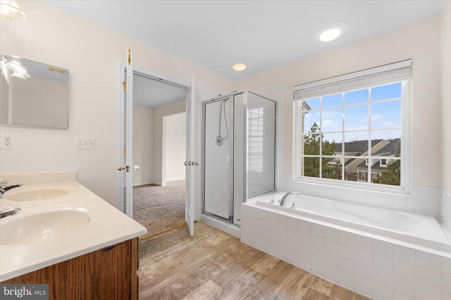 2509 Oak Tree Lane photo 25
