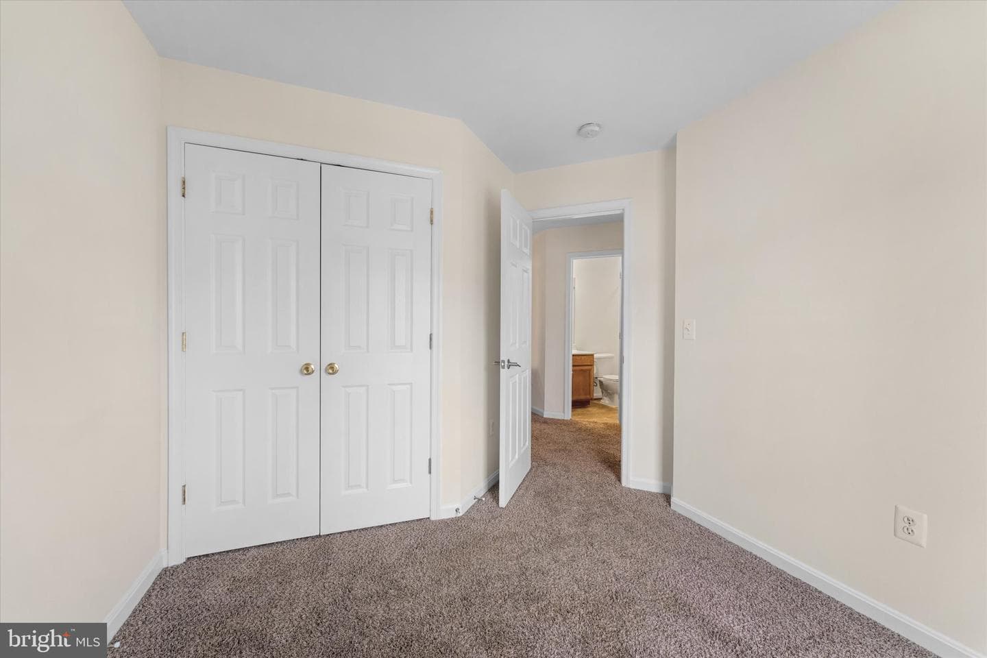2509 Oak Tree Lane photo 28