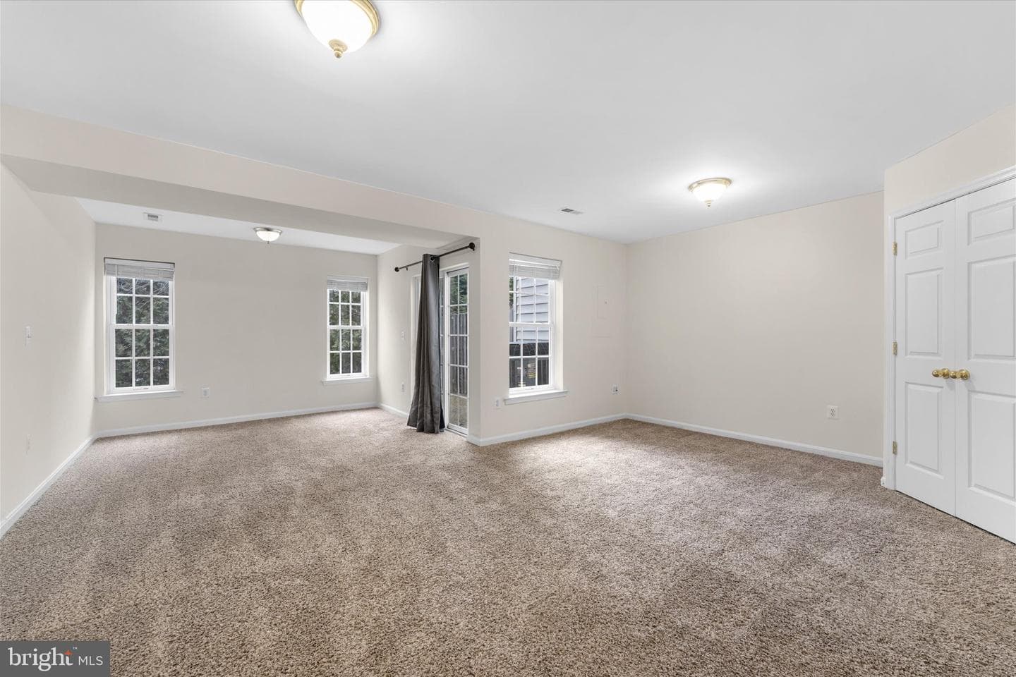 2509 Oak Tree Lane photo 32