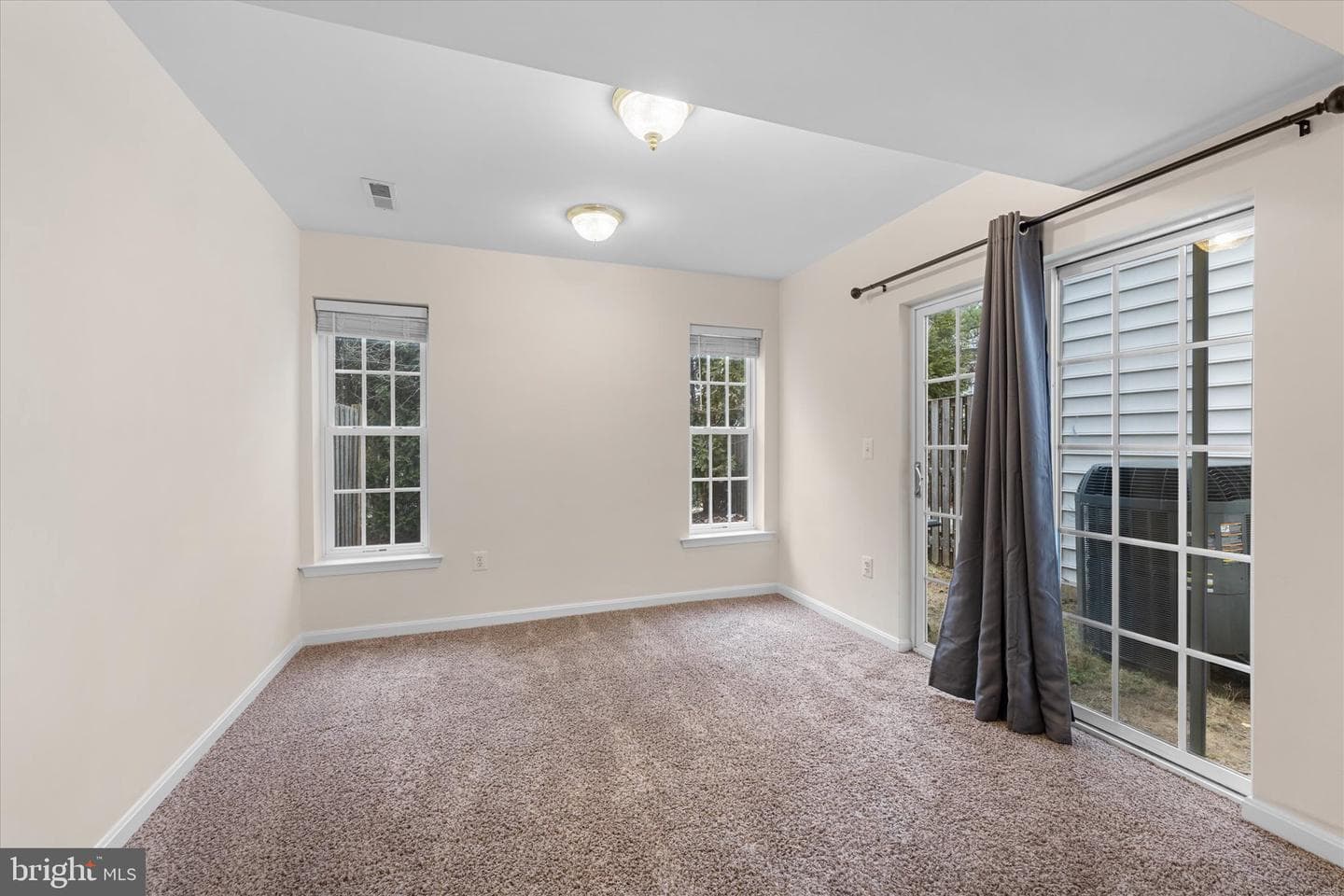 2509 Oak Tree Lane photo 33