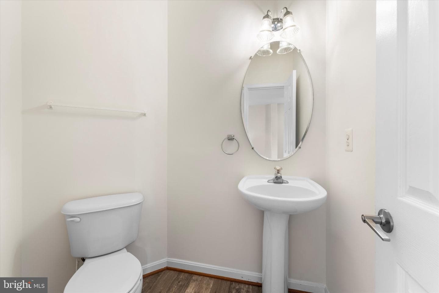 2509 Oak Tree Lane photo 7