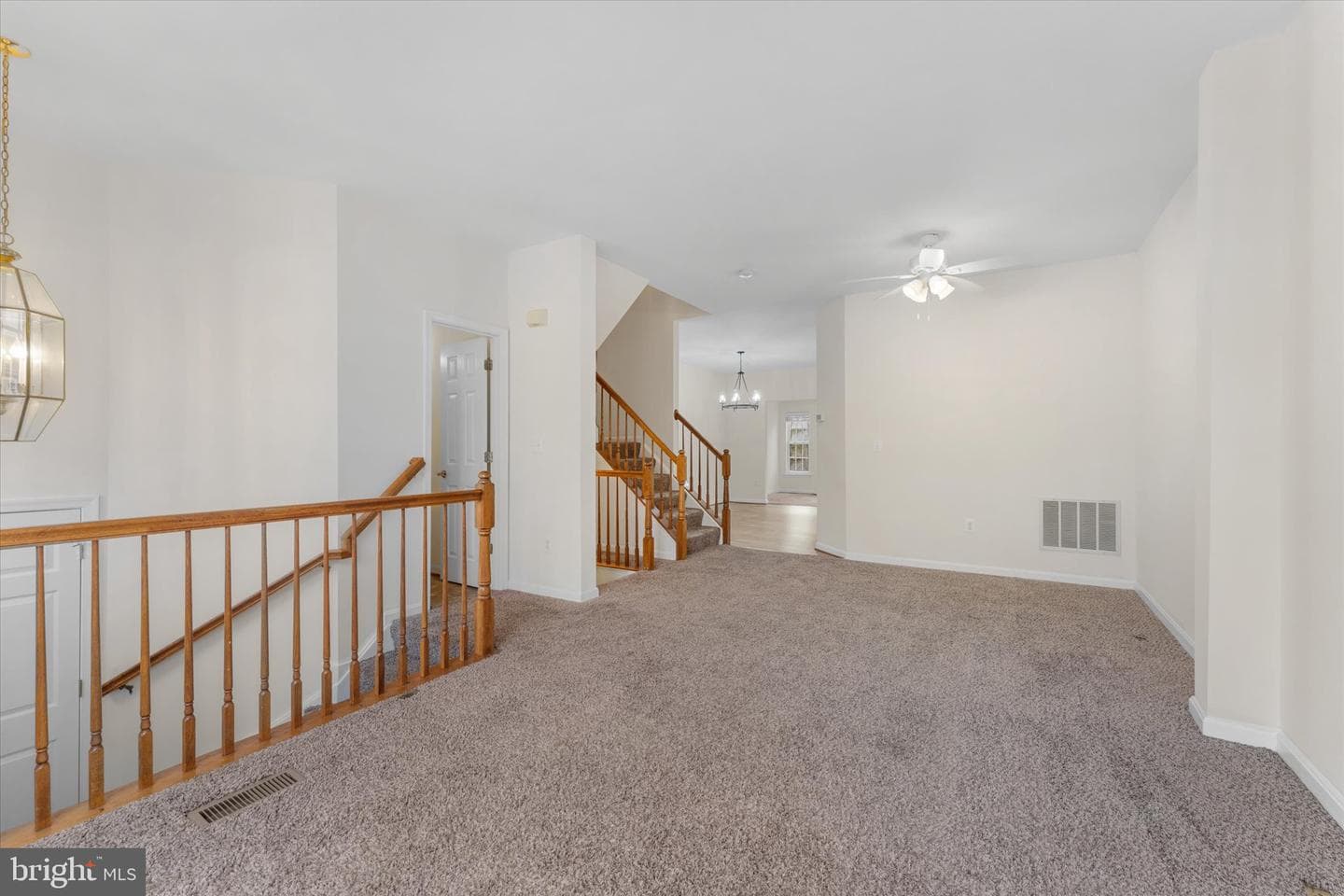 2509 Oak Tree Lane photo 9