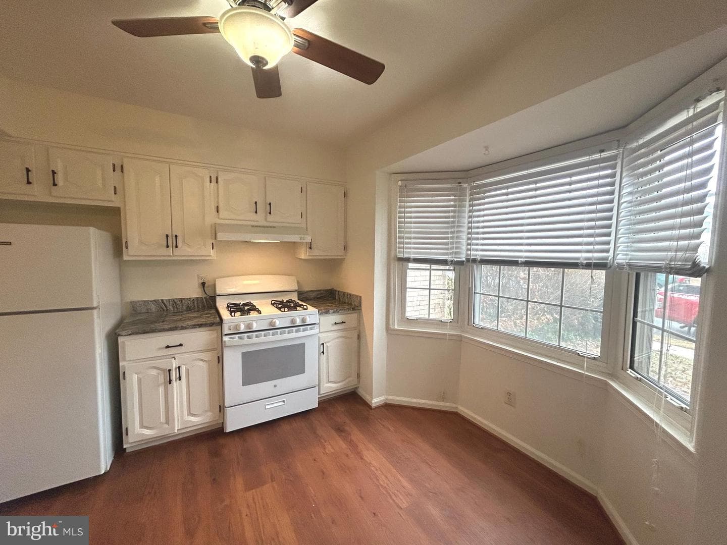 10177 Irongate Way photo 3