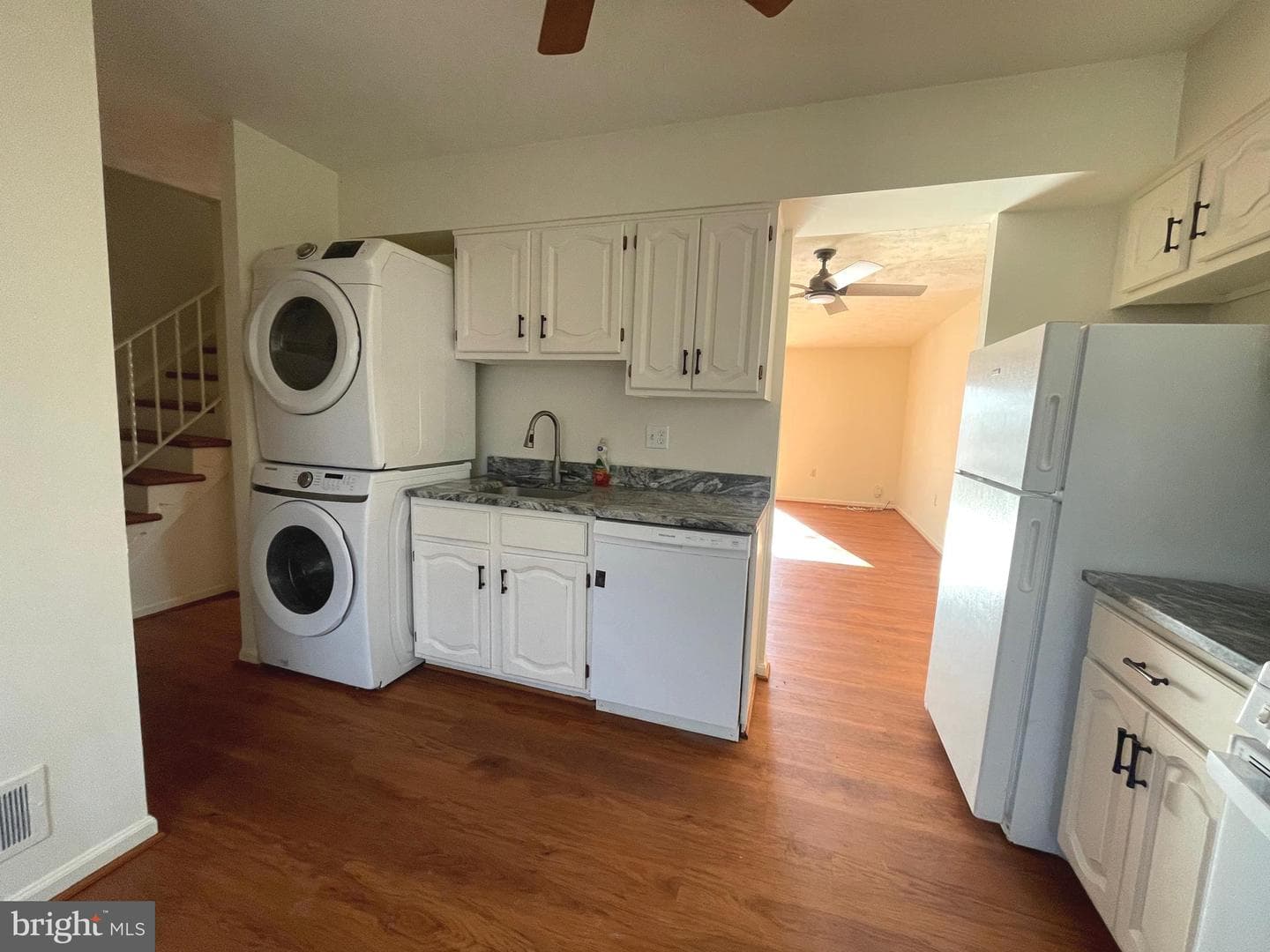 10177 Irongate Way photo 4