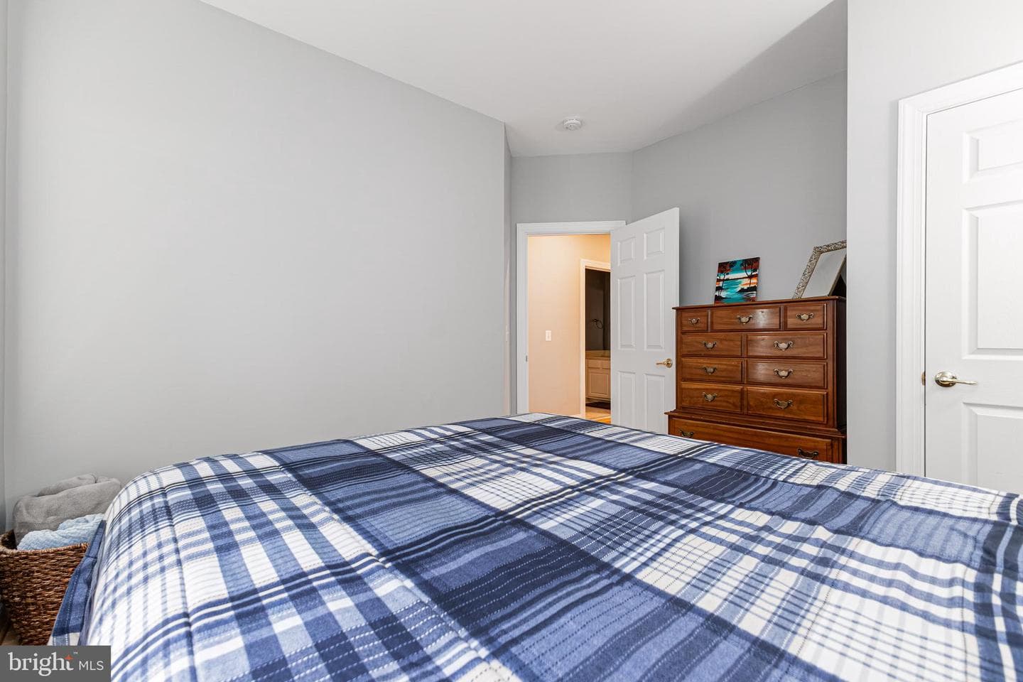15922 Greymill Manor Drive photo 17
