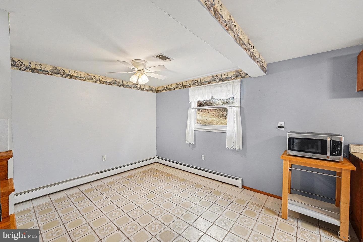 14347 Belleville Avenue photo 7