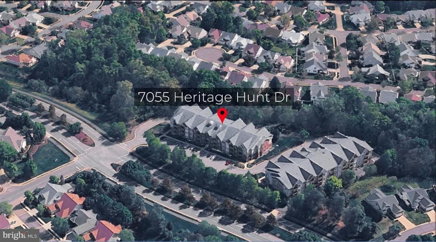 7055 Heritage Hunt Drive #311 photo 32