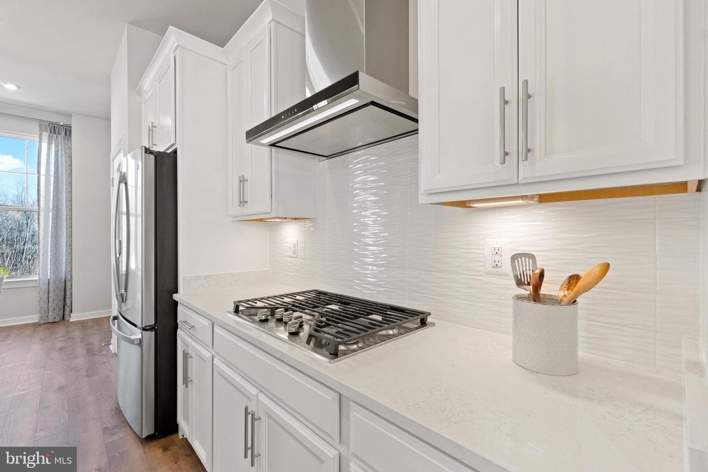 14147 Slate Street photo 9
