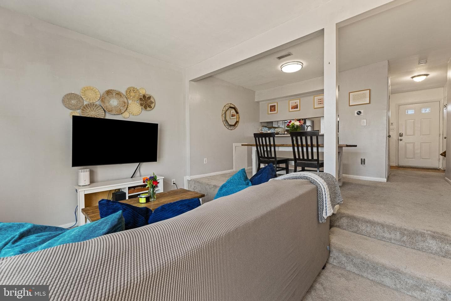 3671 Tavern Way photo 3