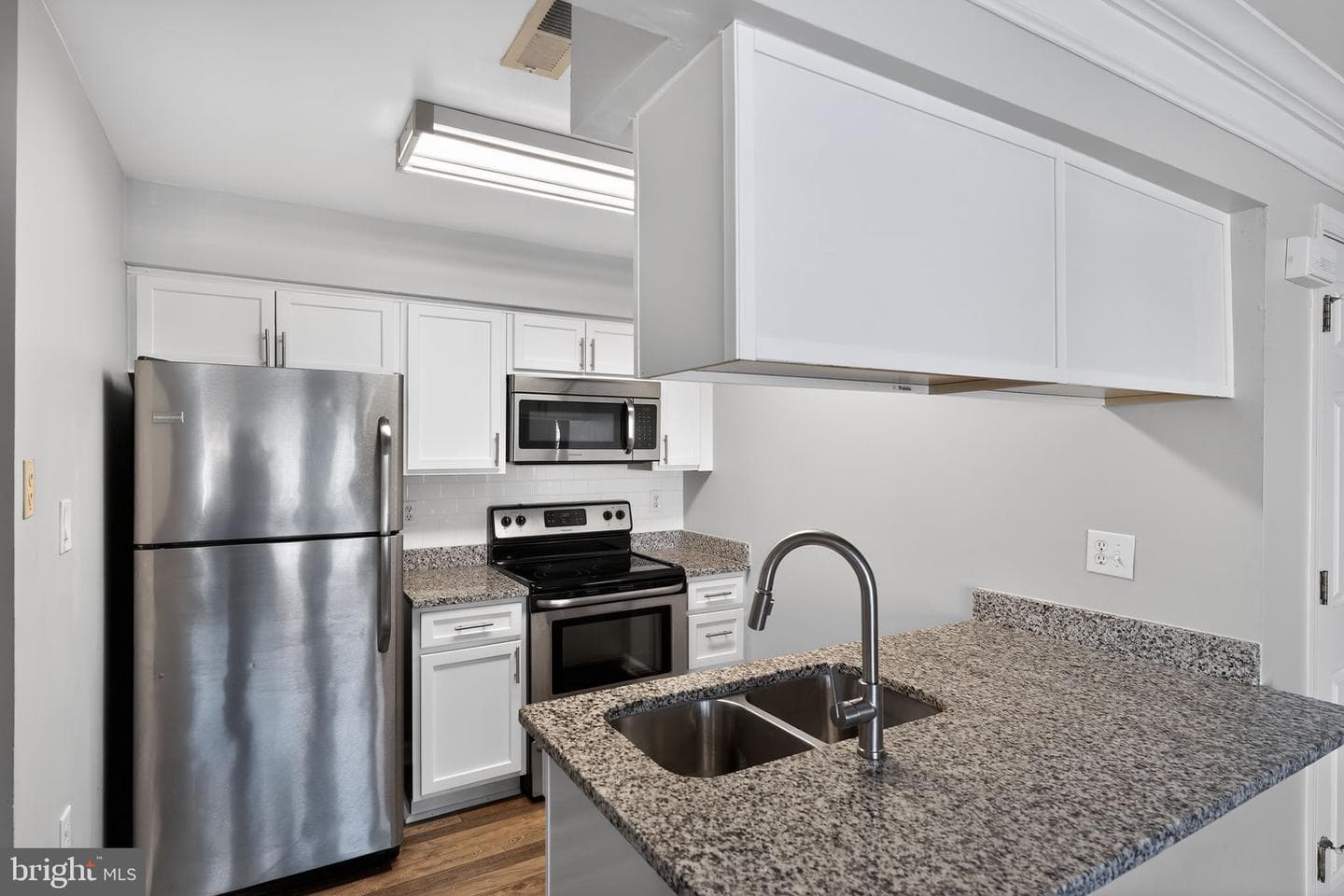 12125 Salemtown Drive photo 9