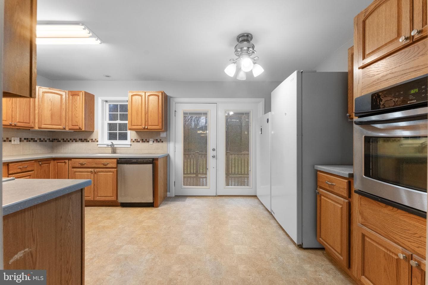 13200 Hawthorn Lane photo 23
