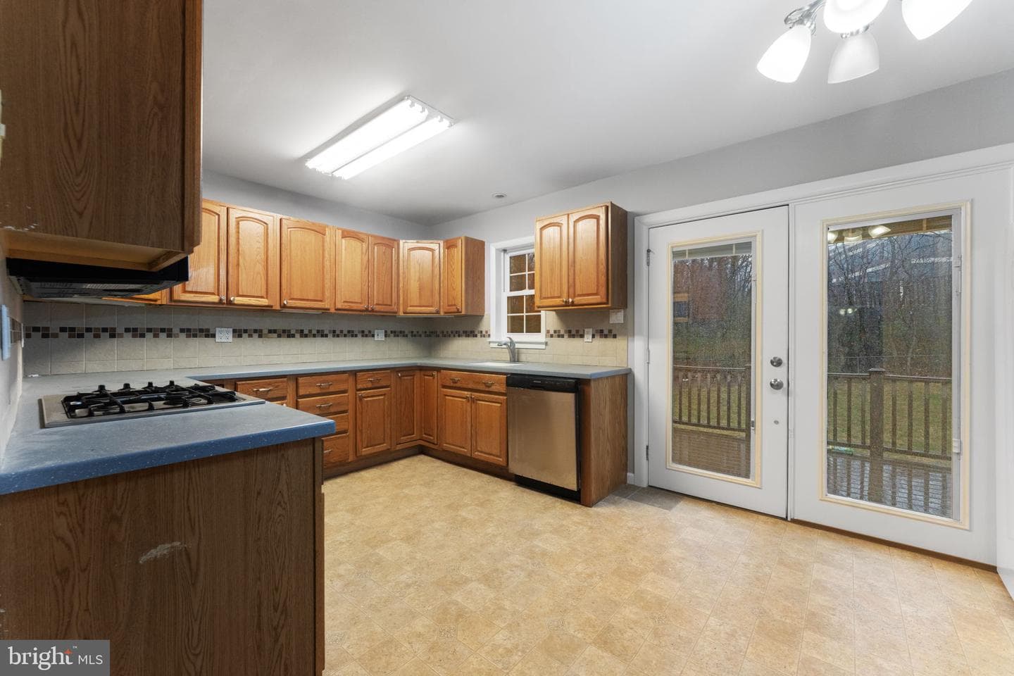 13200 Hawthorn Lane photo 25
