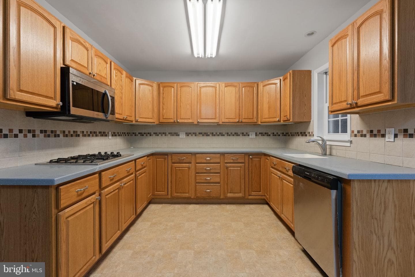 13200 Hawthorn Lane photo 26