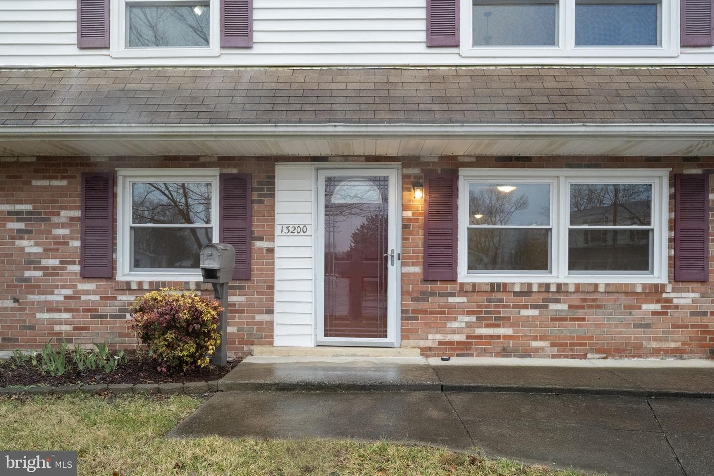 13200 Hawthorn Lane photo 3