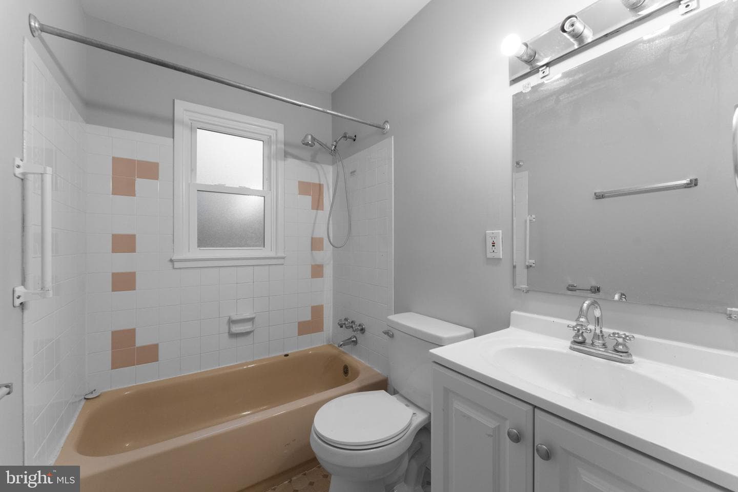 13200 Hawthorn Lane photo 30