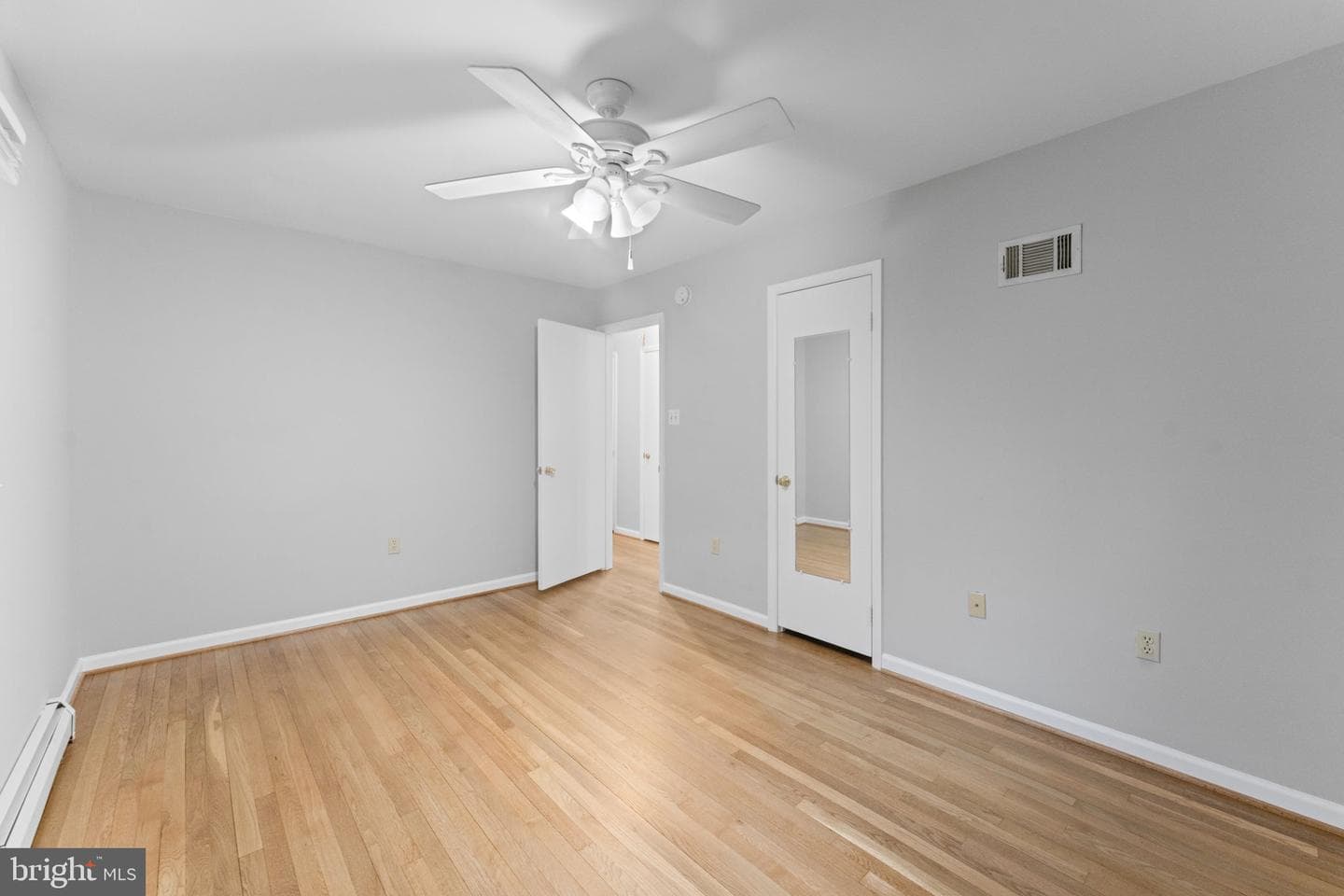 13200 Hawthorn Lane photo 32