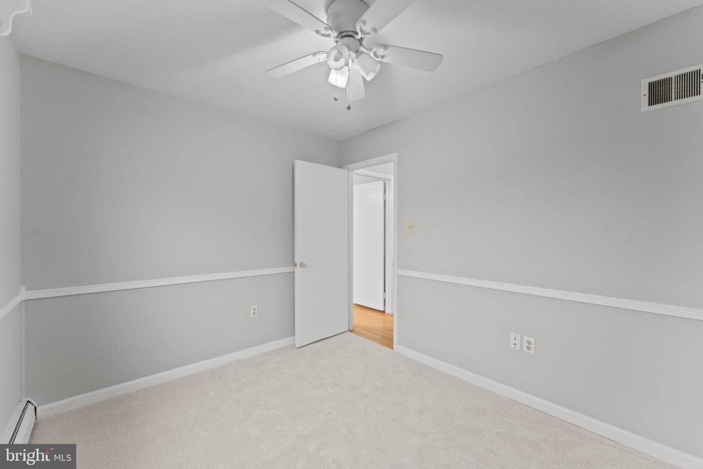 13200 Hawthorn Lane photo 34
