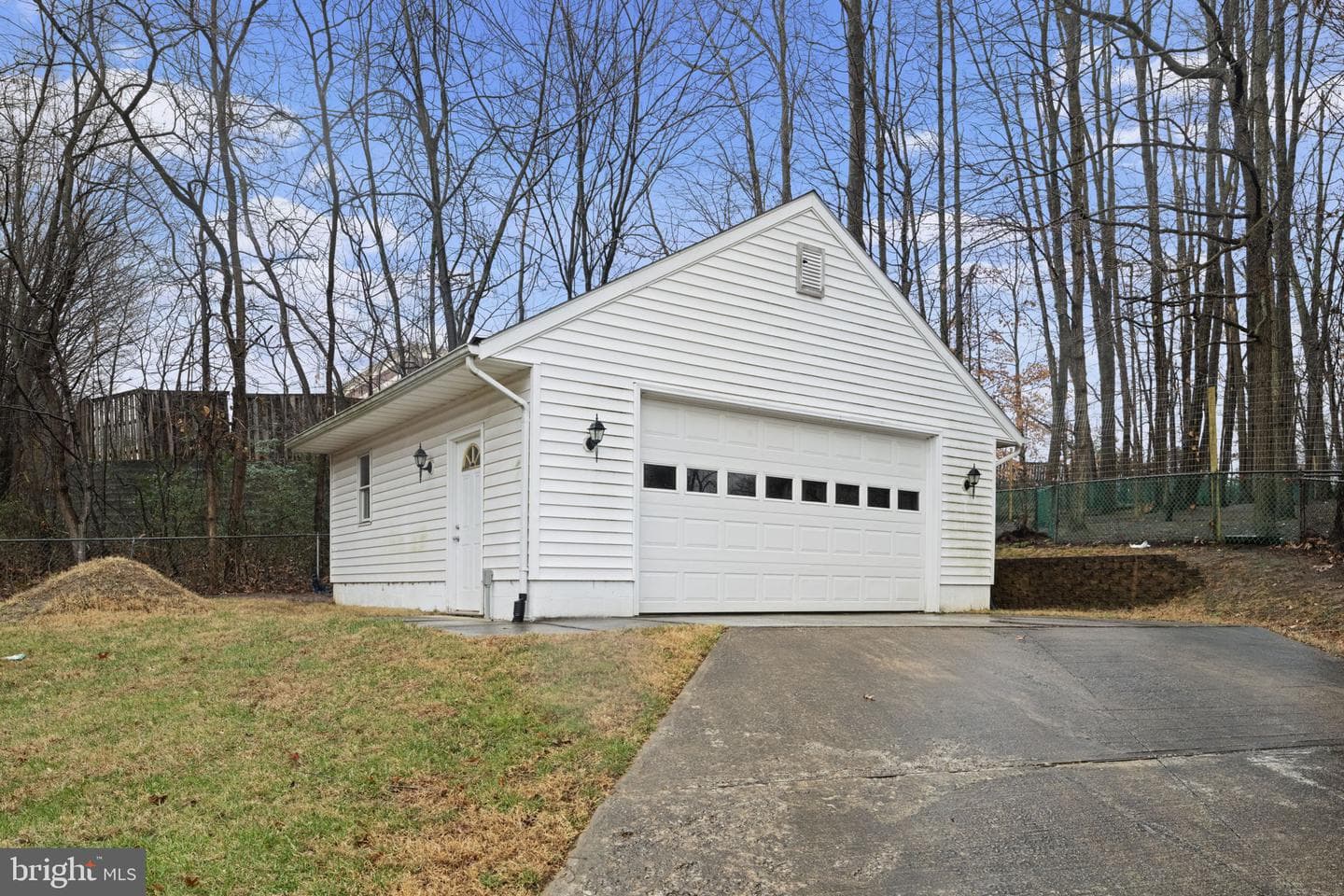 13200 Hawthorn Lane photo 4