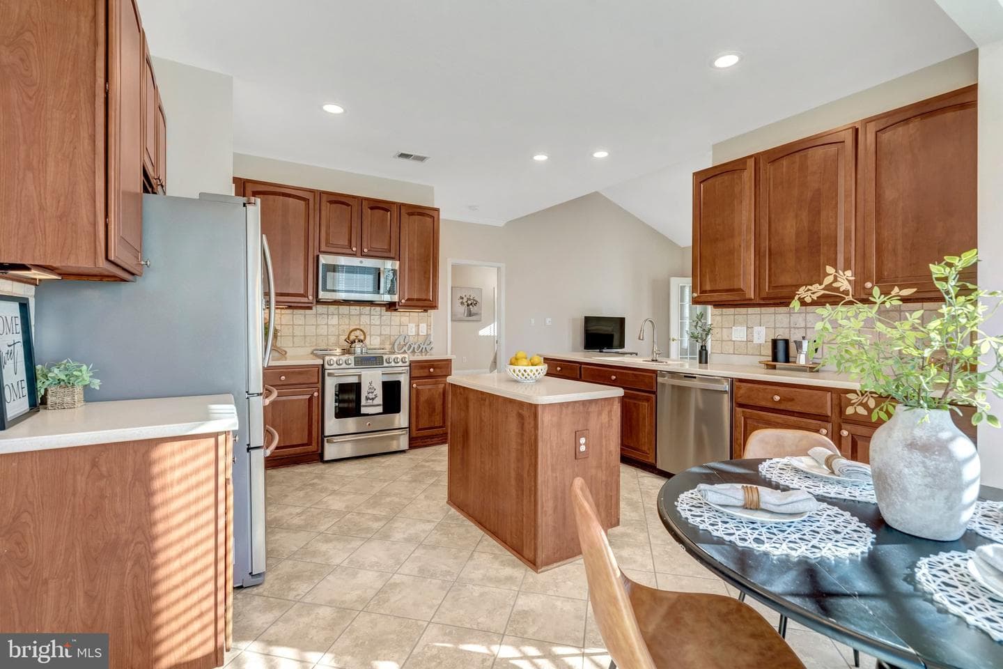 6331 Avington Place photo 12