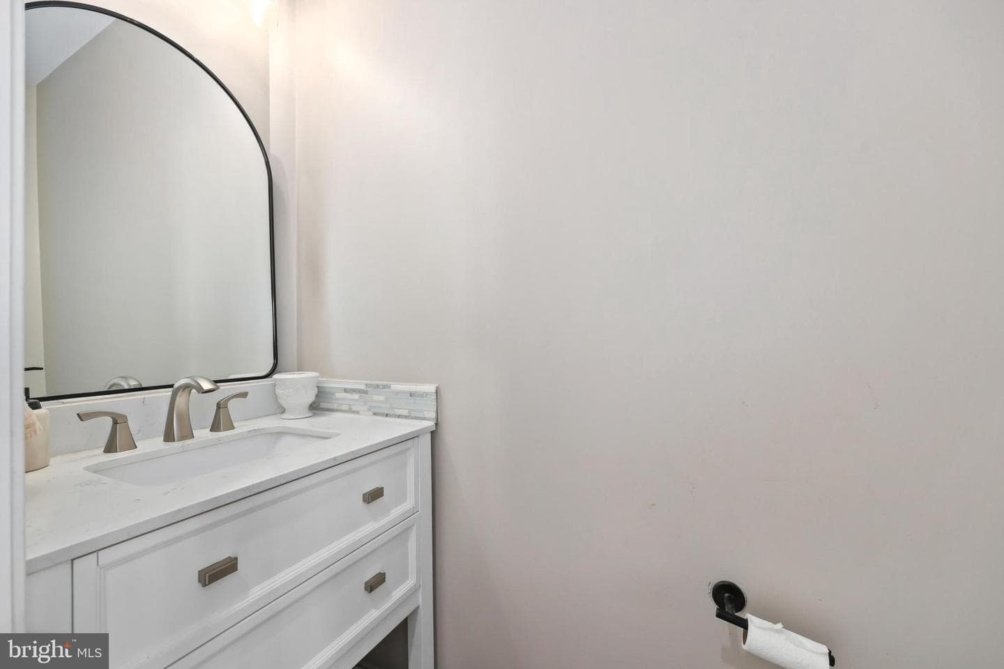 16128 Hinman Place photo 17